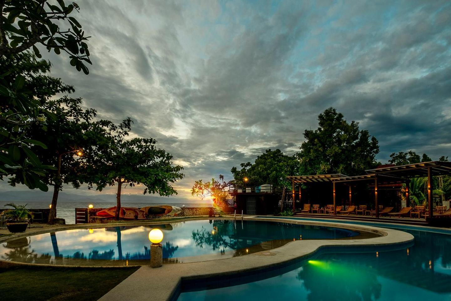 Club Serena Resort Moalboal Extérieur photo