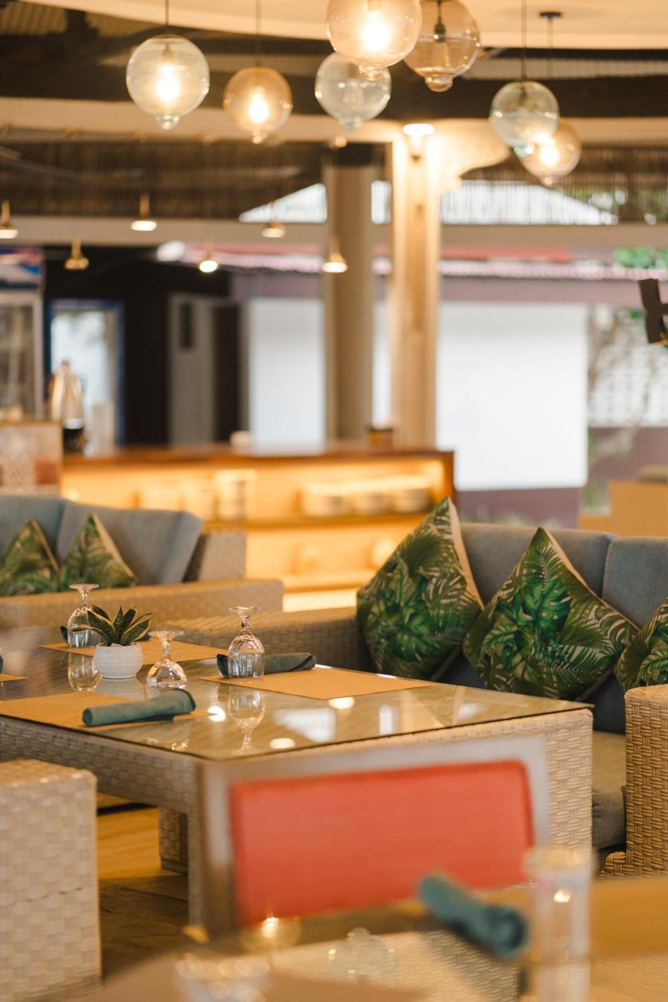 Club Serena Resort Moalboal Extérieur photo