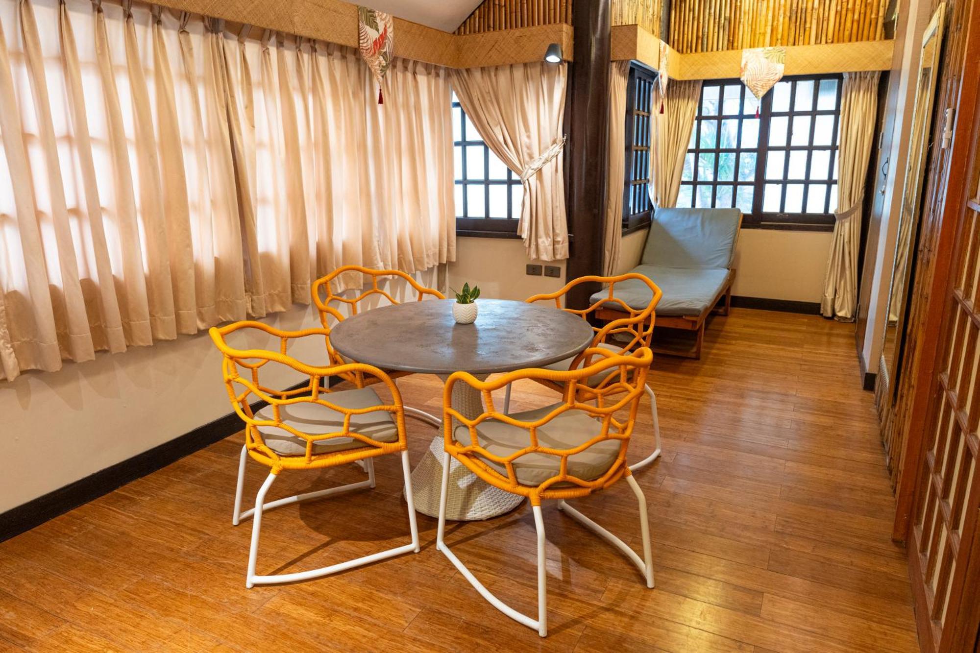 Club Serena Resort Moalboal Extérieur photo
